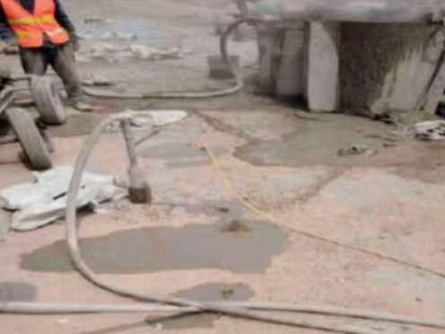 黄埔水泥混凝土路面板底注浆技术 路面脱空注浆整治方案